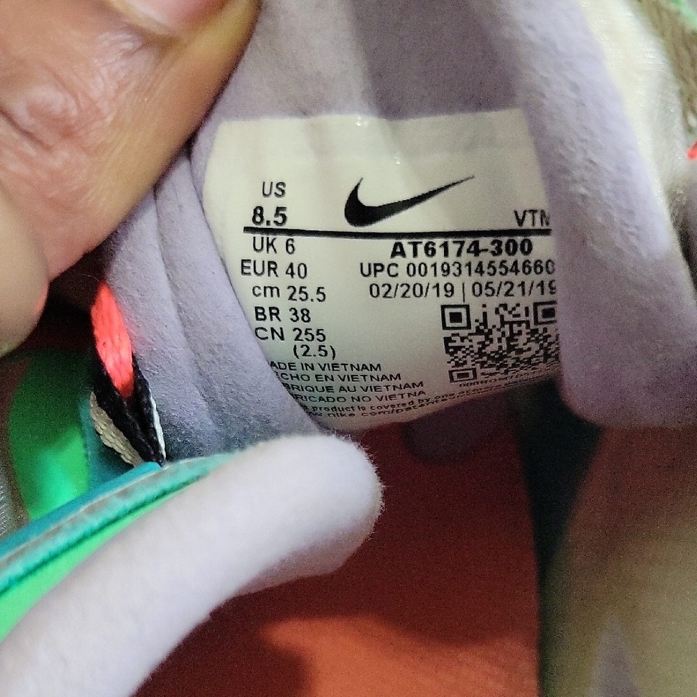 Nike Air Max 270 React Women's Sneakers - Multicolor - Picture 13 of 14